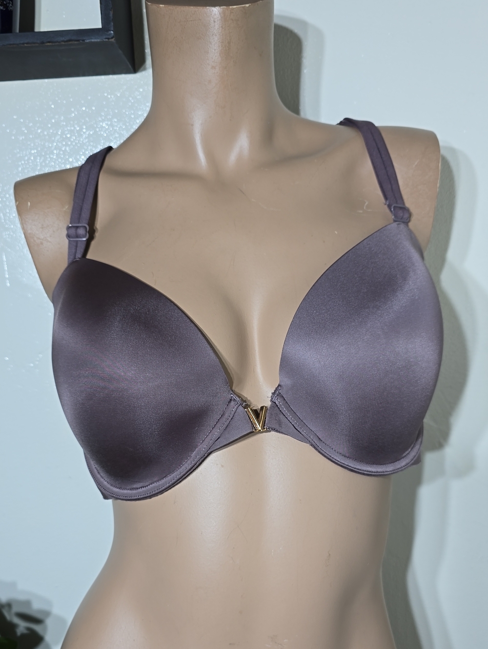 Victorias Secret Lined Demi Front Close 34DDD